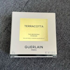 NWT Terracotta Medium Warm Bronzing Powder by Guerlain